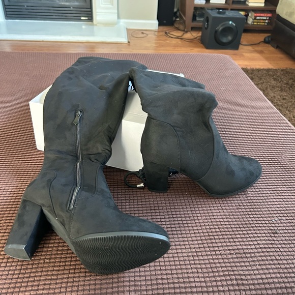 New in box Dream Pairs Lawrence Chunky Heel Thigh High Boots - Picture 6 of 6